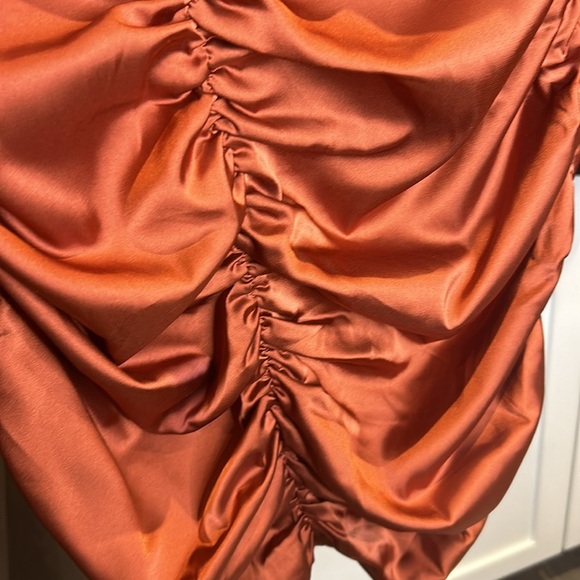 Misguided Stretched Satin Ruched Long Sleeve Dress Size 8 Burnt Orange NEW - Picture 7 of 14